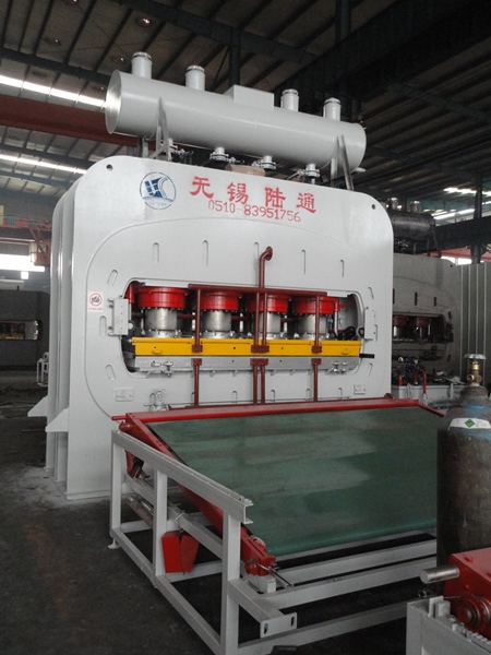雙貼面熱壓機(jī)(1200T-1600T) 4*8尺、4*9尺、5*8尺